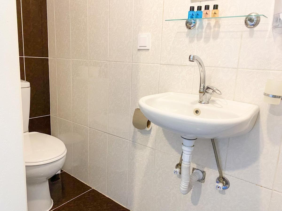 Lacivert Hotel Ayvalı Quarto foto